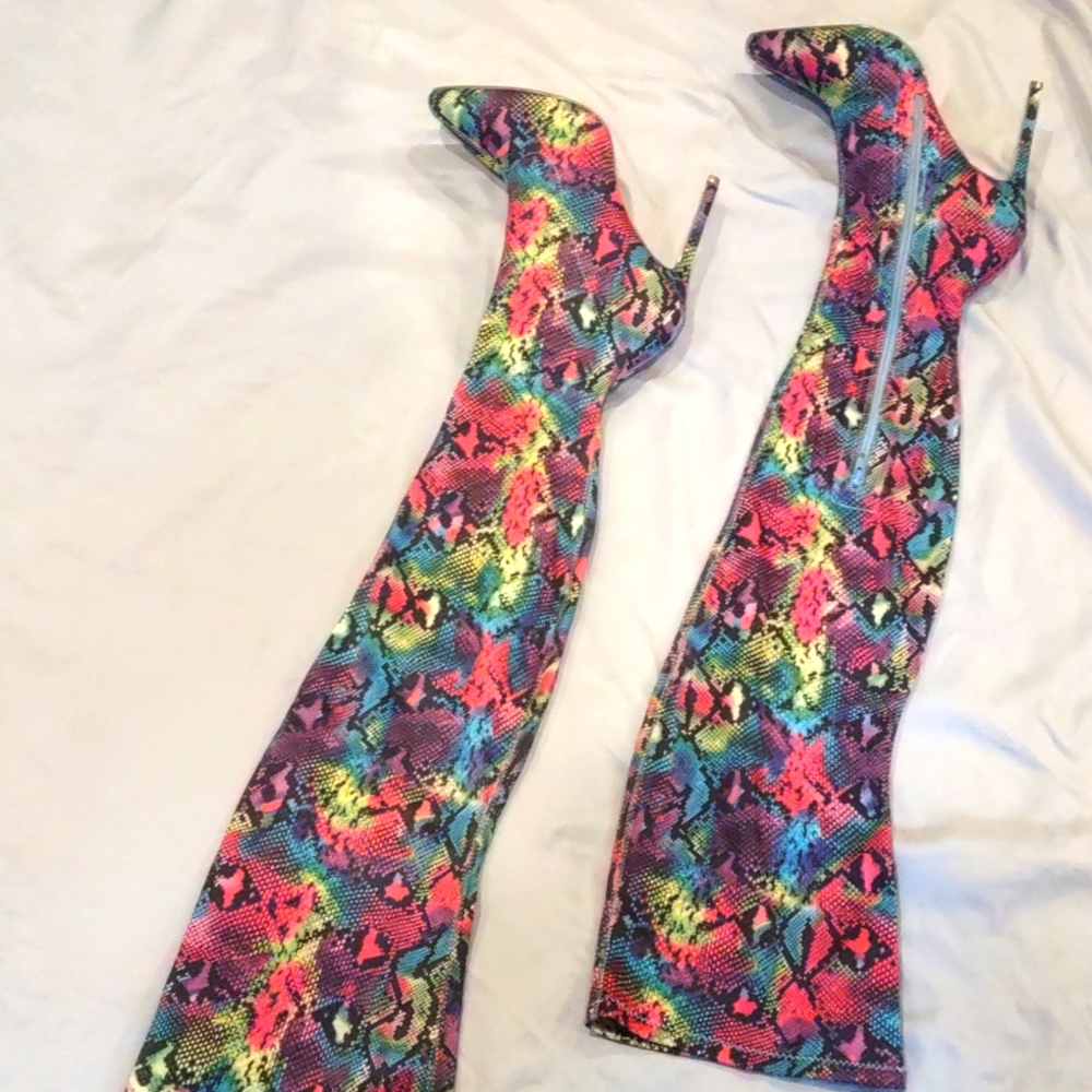 Women's knee high boots